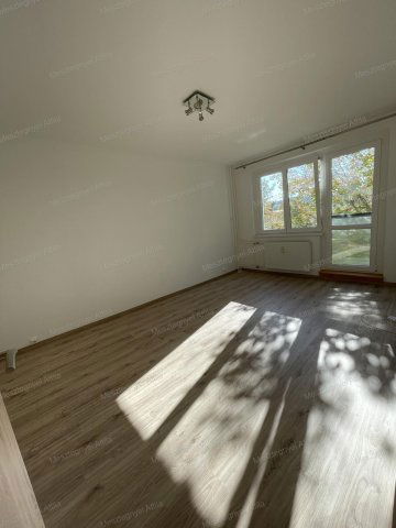 Eladó panellakás, Sopronban 53.9 M Ft, 2 szobás