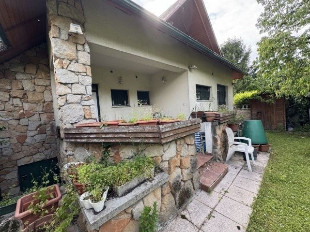 Eladó családi ház, Budakeszin 169.9 M Ft, 1 szobás