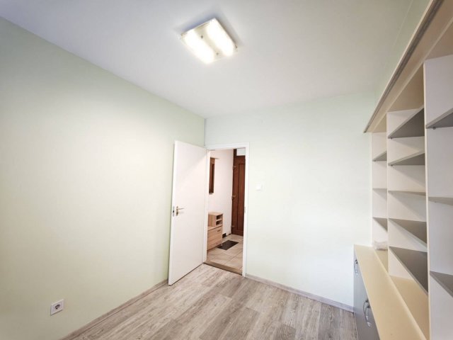 Kiadó iroda, Szegeden 136 E Ft / hó, 2 szobás