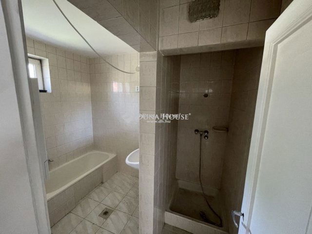 Eladó családi ház, Kecskeméten 105 M Ft, 5 szobás