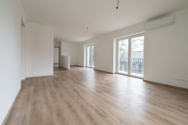 Eladó téglalakás, Pécsett 115 M Ft, 4 szobás