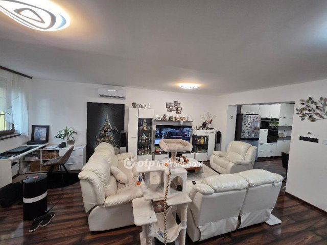 Eladó sorház, Debrecenben 125 M Ft, 3 szobás