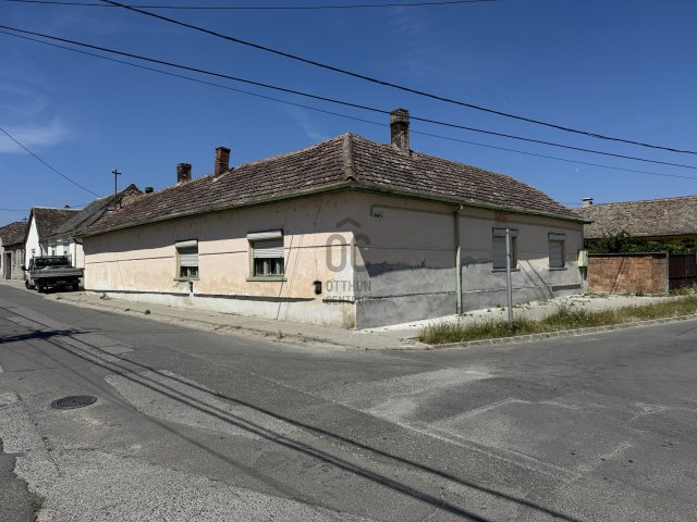 Eladó családi ház, Bátaszéken 13.9 M Ft, 3 szobás