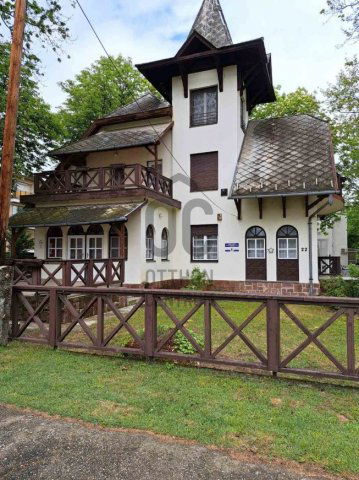 Eladó családi ház, Balatonlelleén 268 M Ft, 14 szobás