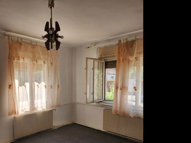Eladó családi ház, Délegyházán 45 M Ft, 3 szobás