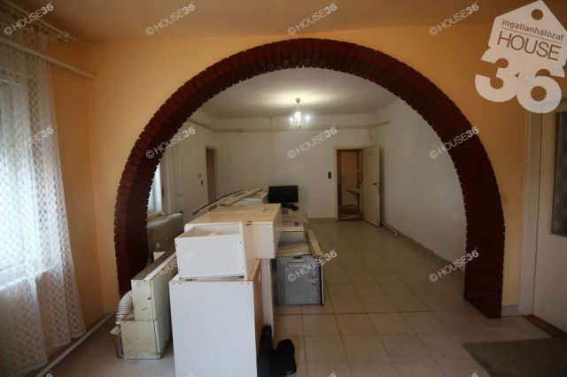 Eladó családi ház, Akasztón 27 M Ft, 3 szobás