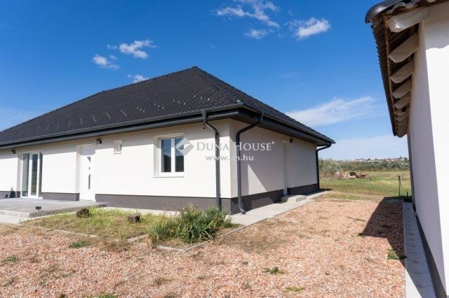 Eladó családi ház, Pomázon 199 M Ft, 5 szobás