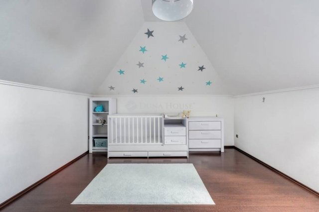 Eladó családi ház, Dabason 249 M Ft, 8 szobás