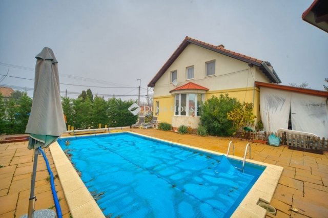 Eladó téglalakás, Üllőn 99.5 M Ft, 4 szobás