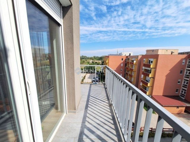 Eladó téglalakás, Kecskeméten 83.9 M Ft, 4 szobás