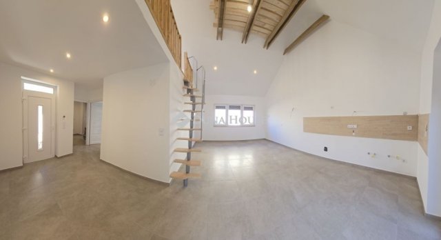 Eladó családi ház, Veszprémben 85 M Ft, 2 szobás