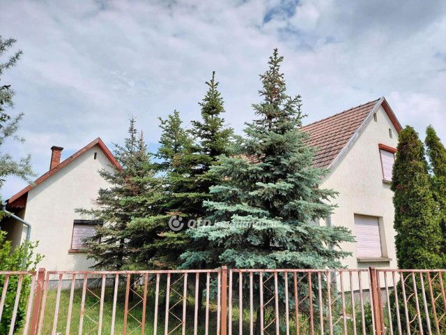 Eladó családi ház, Farmoson 34.9 M Ft, 3 szobás