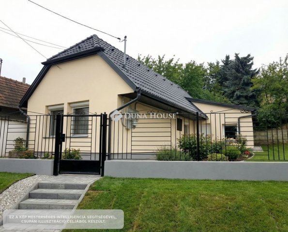 Eladó családi ház, Lábatlanon 23 M Ft, 3 szobás