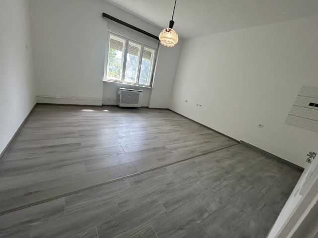 Eladó családi ház, Nagyatádon 27 M Ft, 2 szobás