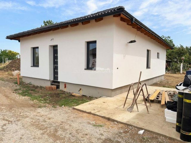 Eladó családi ház, Szombathelyen 57 M Ft, 4 szobás