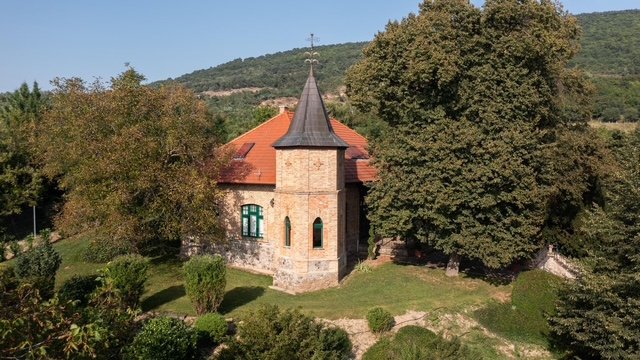 Eladó családi ház, Jobbágyin 399 M Ft, 6+1 szobás