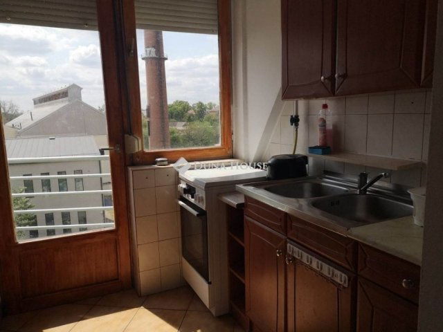 Eladó téglalakás, Szegeden 81.59 M Ft, 5 szobás