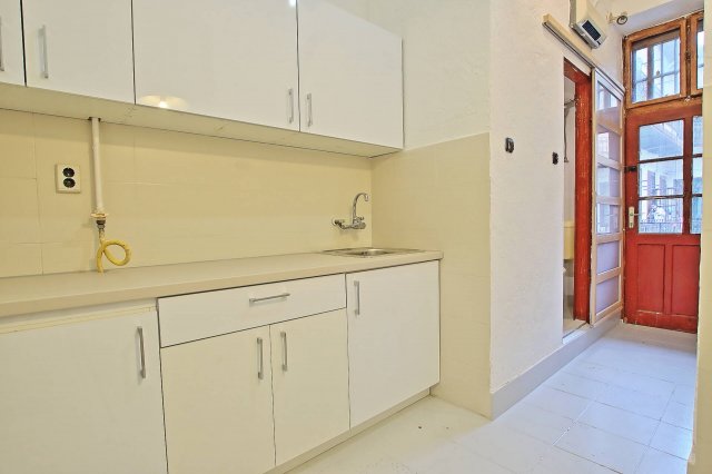 Eladó téglalakás, Budapesten, VIII. kerületben 49.9 M Ft