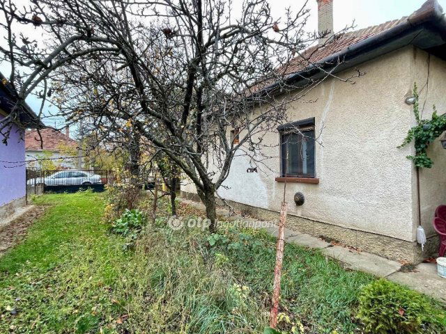 Eladó családi ház, Orosházán 18.5 M Ft, 3+1 szobás