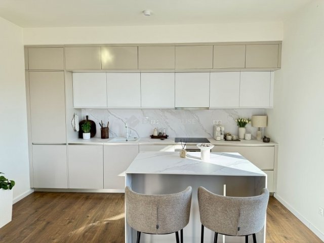 Eladó téglalakás, Budapesten, XI. kerületben 156.9 M Ft