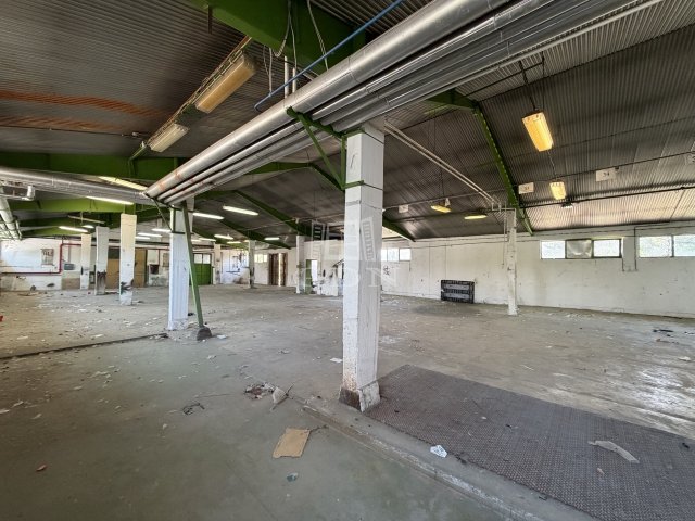 Kiadó ipari ingatlan, Vácon 385 E Ft / hó / költözzbe.hu