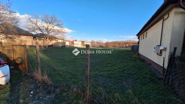 Eladó telek, Újhartyánon 35 M Ft / költözzbe.hu