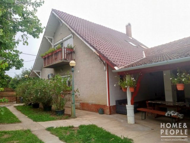 Eladó családi ház, Sándorfalván 89 M Ft, 3+1 szobás