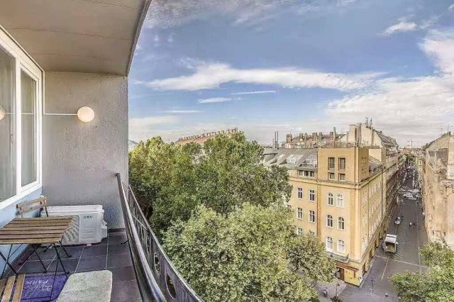 Eladó téglalakás, Budapesten, VI. kerületben 122 M Ft, 3 szobás