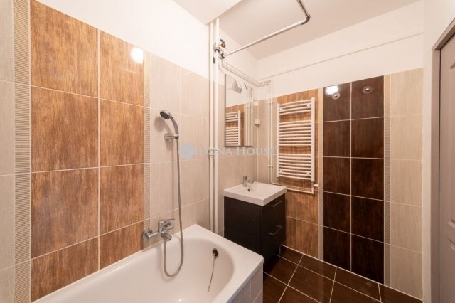 Eladó panellakás, Miskolcon 35.999 M Ft, 1+2 szobás