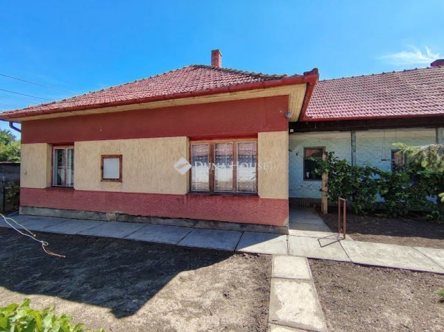 Eladó családi ház, Békéscsabán, Északi soron 14.9 M Ft