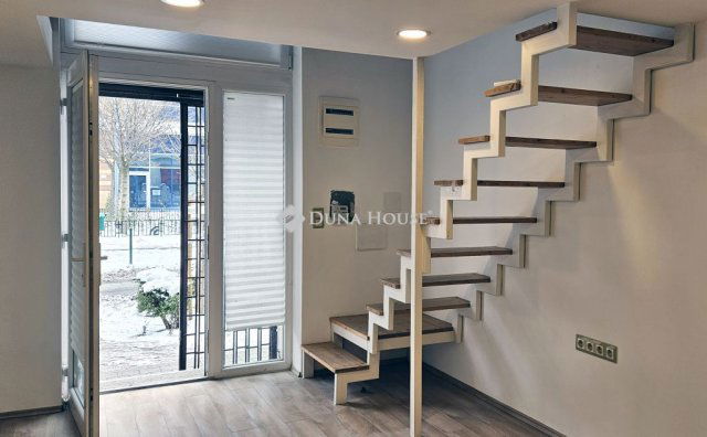 Eladó téglalakás, Budapesten, VII. kerületben, Garay téren