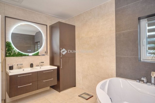 Eladó ikerház, Solymáron 209 M Ft, 4 szobás