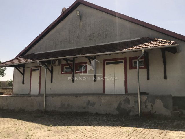 Eladó üzlethelyiség, Devecseren 130 M Ft / költözzbe.hu