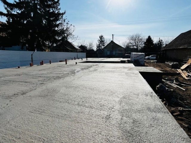 Eladó ikerház, Monoron 80 M Ft, 4 szobás / költözzbe.hu