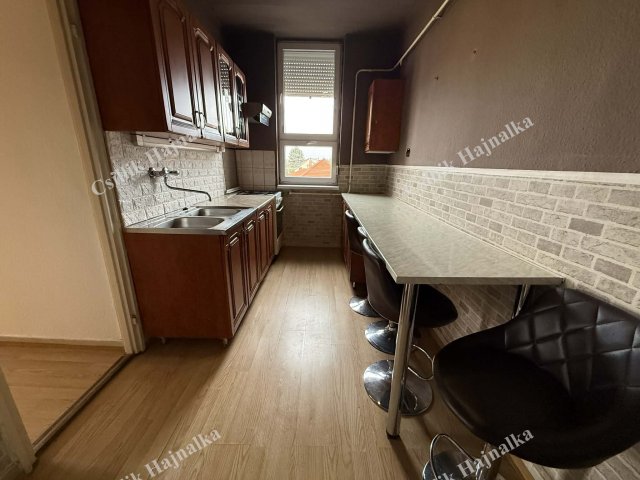 Eladó téglalakás, Szolnokon 36.9 M Ft, 2 szobás