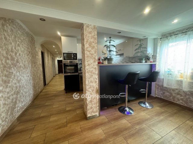 Eladó téglalakás, Érden 89 M Ft, 4+1 szobás