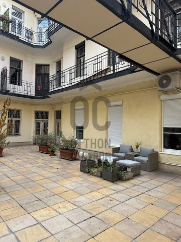 Eladó téglalakás, Budapesten, VI. kerületben 109.9 M Ft