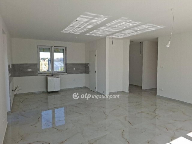 Eladó családi ház, Kulcson 85 M Ft, 4 szobás