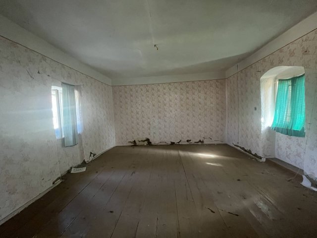 Eladó családi ház, Zsadányon 2.5 M Ft, 2 szobás