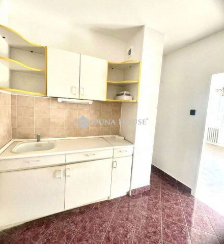 Eladó panellakás, Hajmáskéren 19 M Ft, 1 szobás