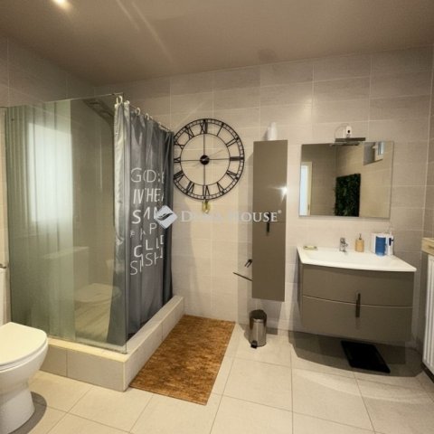 Eladó családi ház, Sárszentmihályon 155 M Ft, 6 szobás