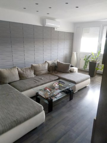 Eladó panellakás, Nyíregyházán 74.99 M Ft, 3 szobás