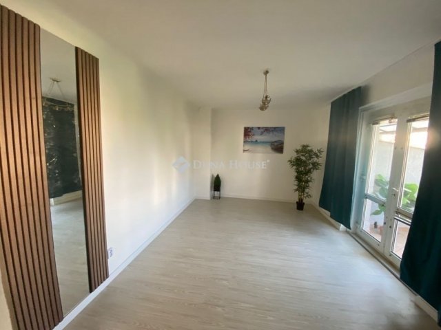 Eladó téglalakás, Budapesten, XI. kerületben 65 M Ft, 1 szobás