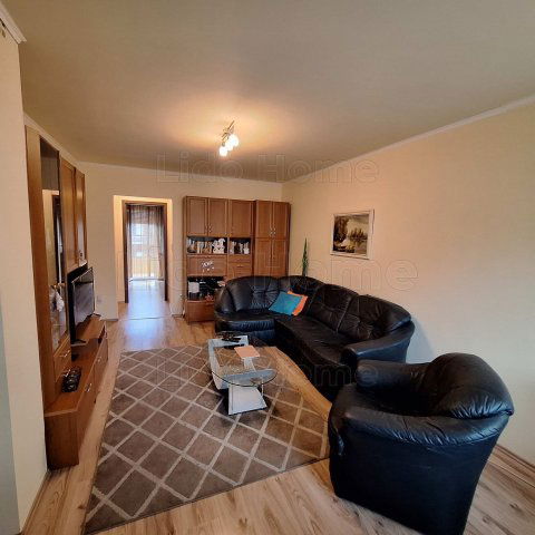 Eladó téglalakás, Siófokon 68.5 M Ft, 3 szobás