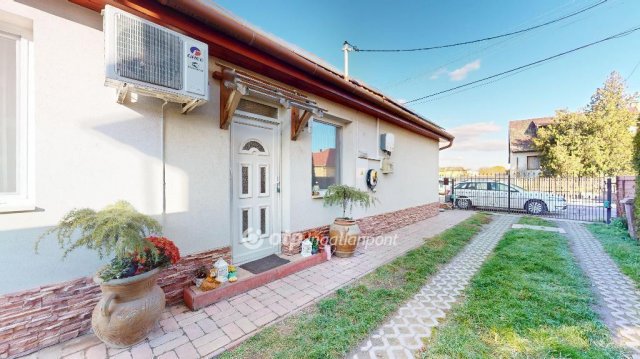 Eladó családi ház, Nyírbátorban 45 M Ft, 1+1 szobás