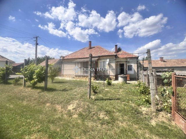 Eladó családi ház, Iszkázon 29 M Ft, 4 szobás