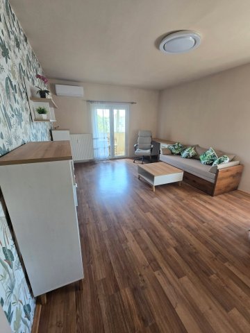 Eladó panellakás, Pécsett 52.5 M Ft, 2 szobás