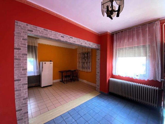 Eladó családi ház, Szűcsin 34.9 M Ft, 6+1 szobás