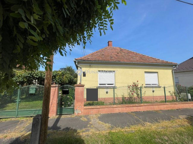 Eladó családi ház, Szentgotthárdon 48.99 M Ft, 2 szobás