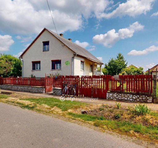 Eladó családi ház, Aszalón 22.9 M Ft, 3 szobás